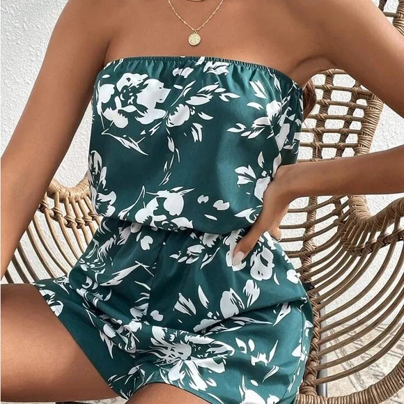 🆕 Floral Strapless Green Romper - Picture 1 of 5